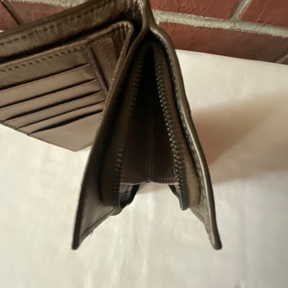 •Bottega Veneta Metallic Gold/Brown Leather  Bifold Wallet - Picture 10 of 16